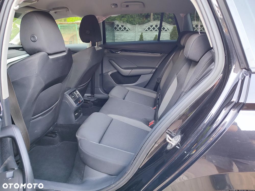 Skoda Octavia 2.0 TDI DSG Exclusive Plus - 9