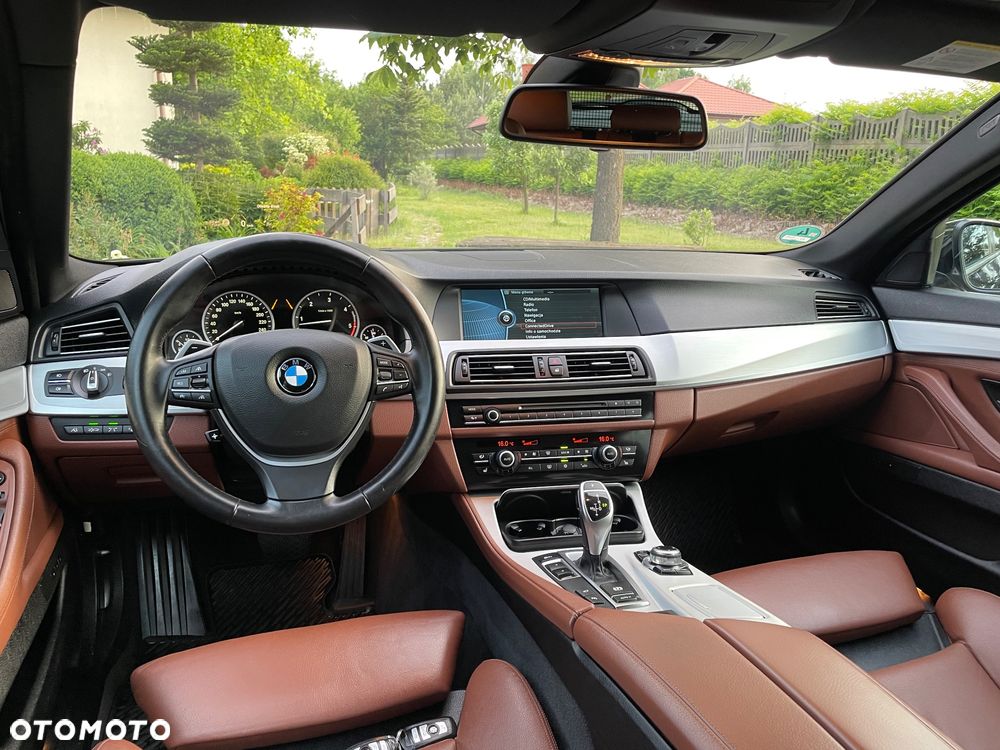 BMW Seria 5 525d - 12