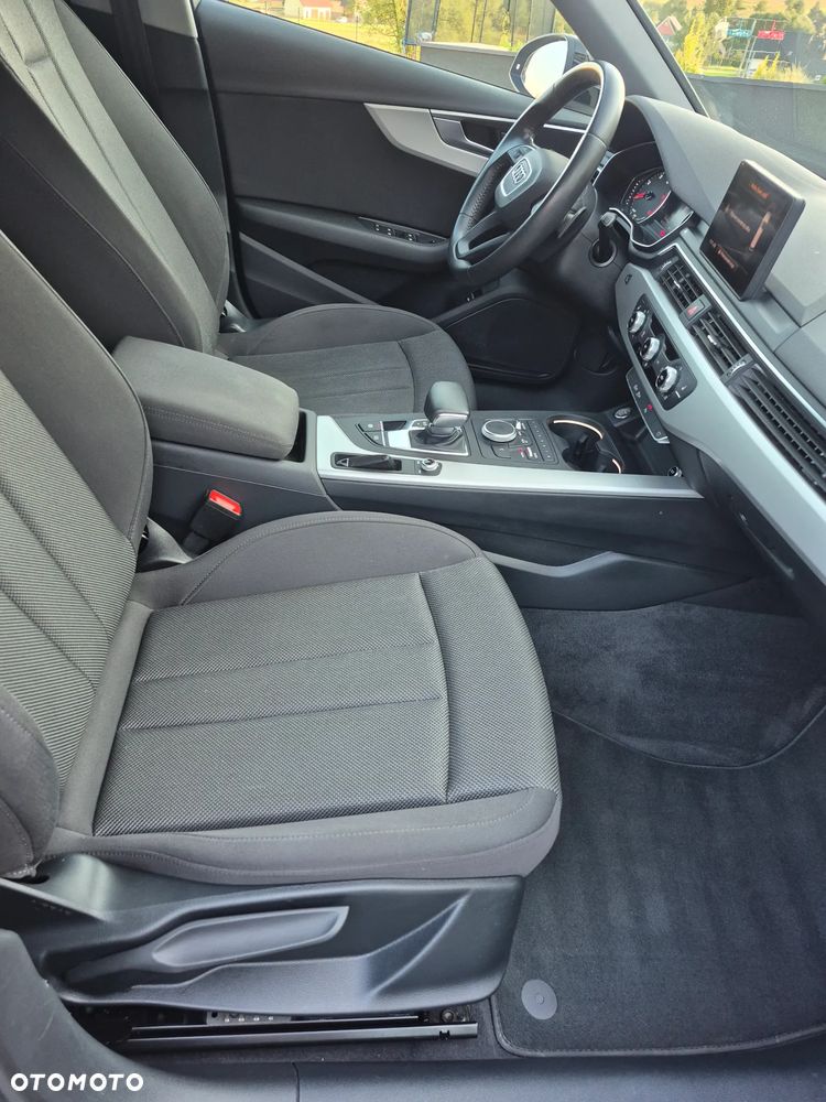 Audi A4 Avant - 10