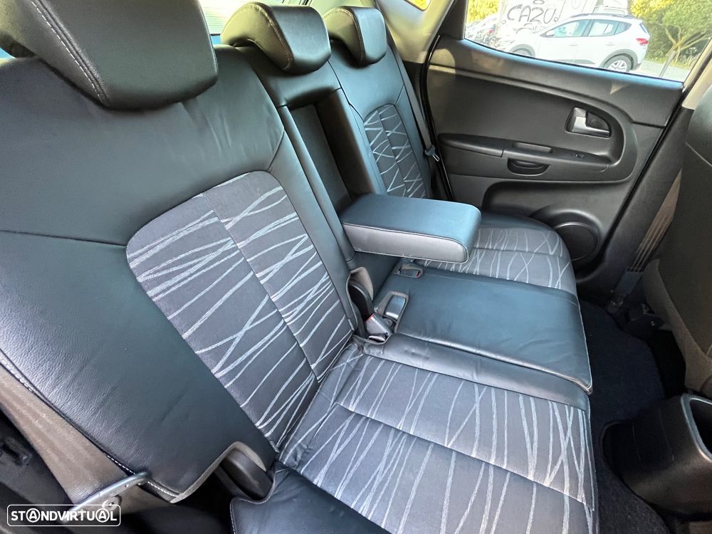 Kia Venga 1.4 CRDi ISG Prime - 27