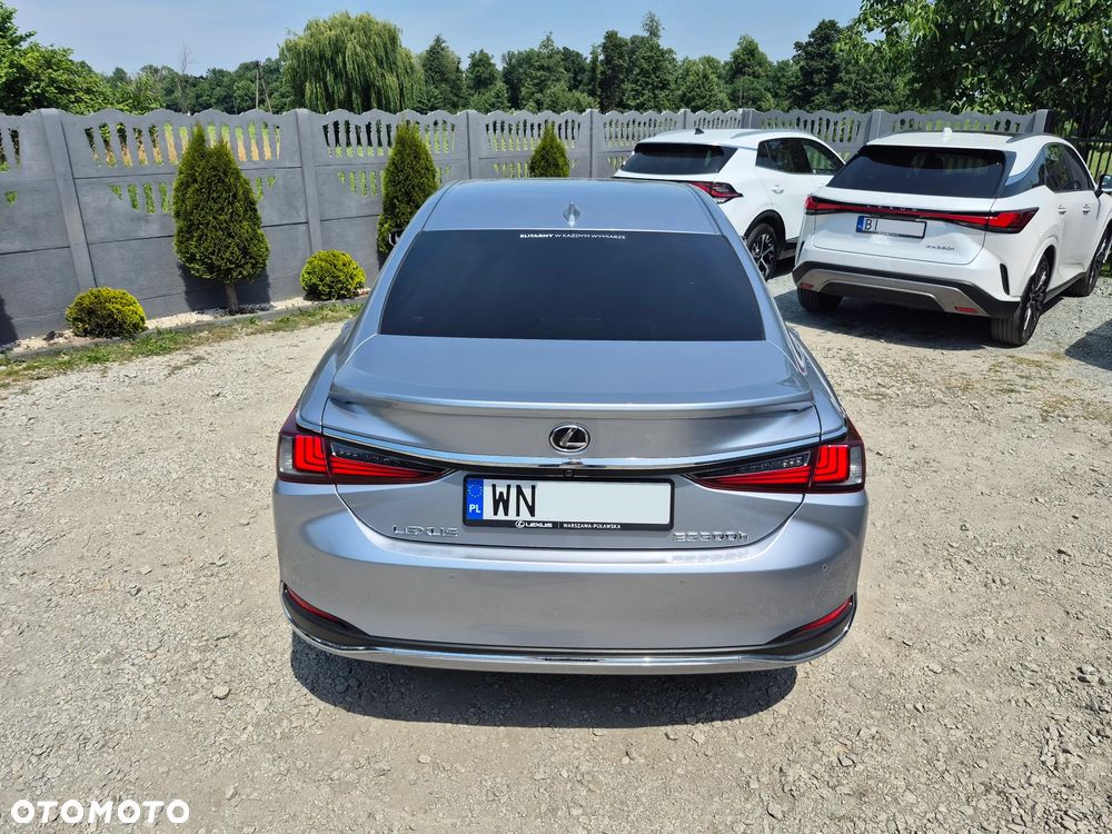 Lexus ES 300h Prestige - 5
