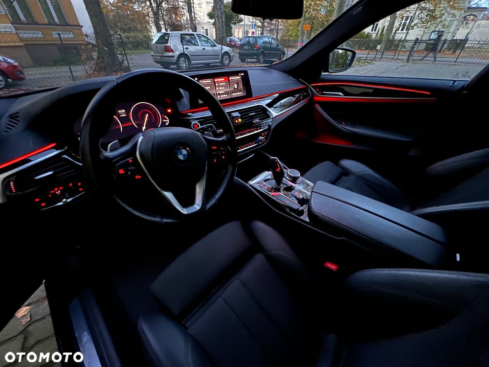 BMW Seria 5 520d M Sport Edition - 17