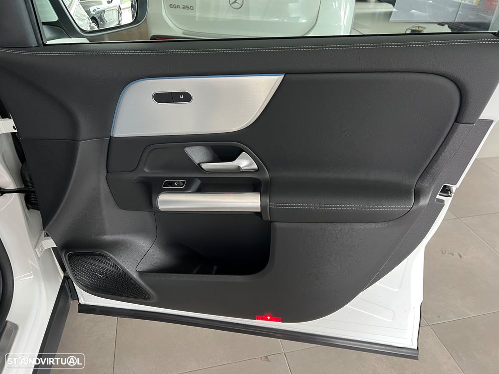 Mercedes-Benz EQA 300 4Matic Progressive - 21