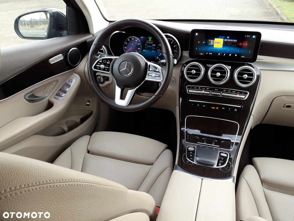 Mercedes-Benz GLC 200 4Matic 9G-TRONIC Exclusive - 29
