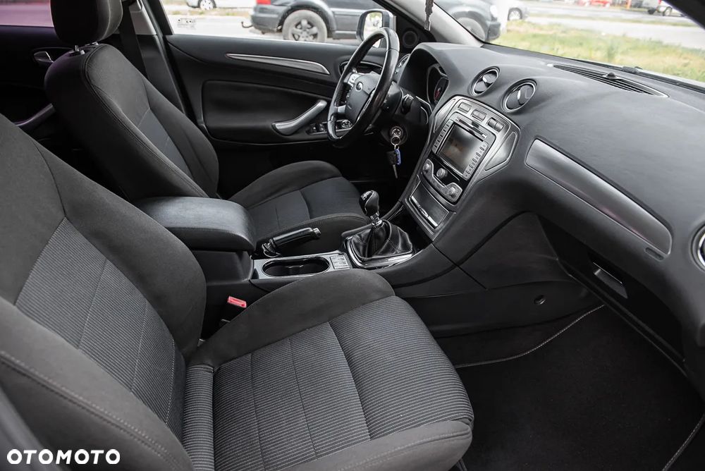 Ford Mondeo 2.5 Black Magic - 29