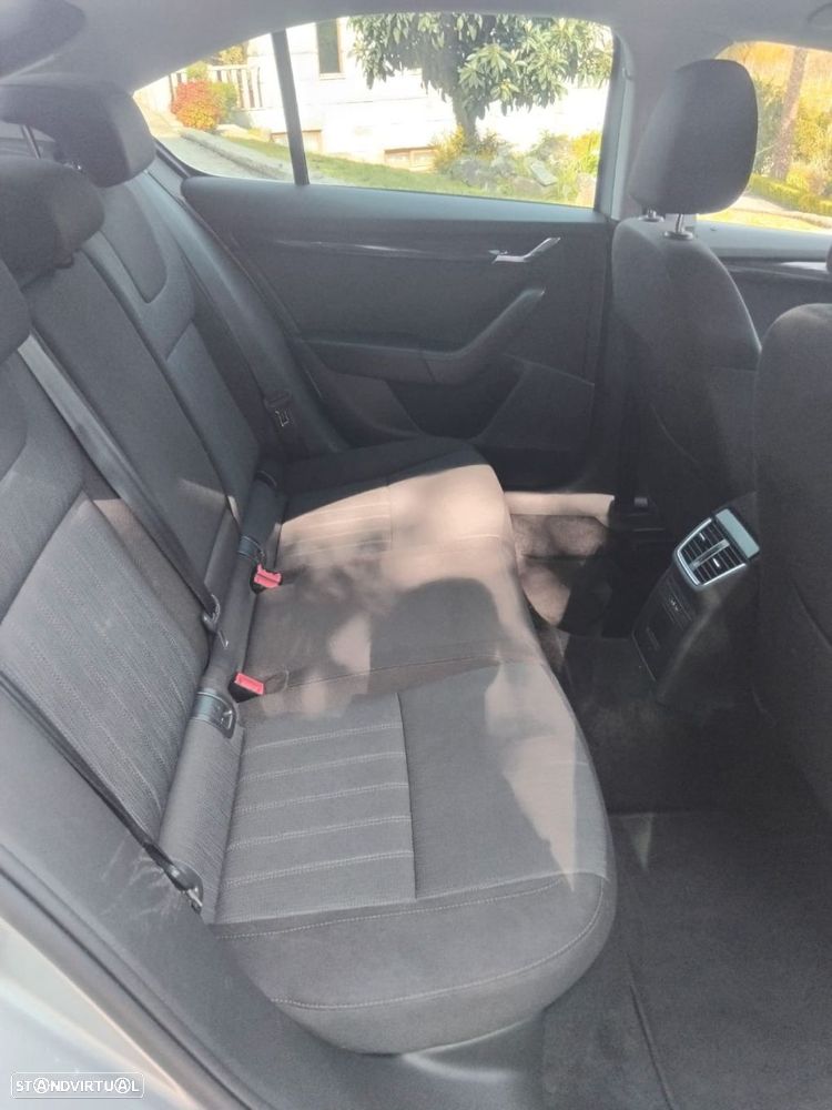 Skoda Octavia 1.6 TDI Style - 9