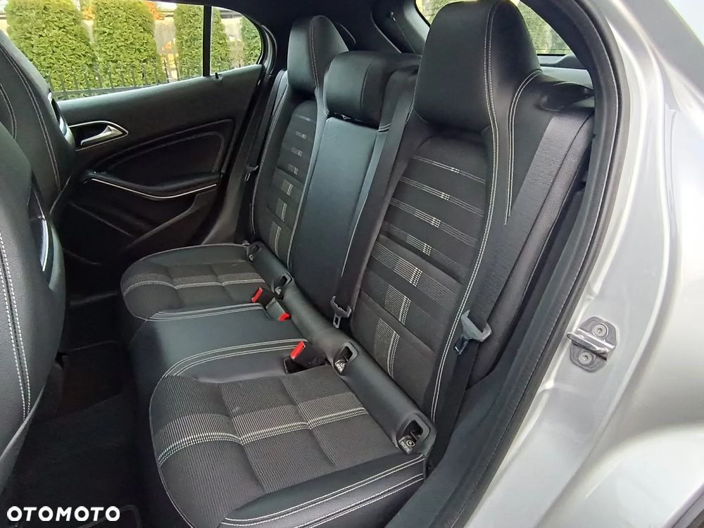 Mercedes-Benz GLA 200 7G-DCT UrbanStyle Edition - 8