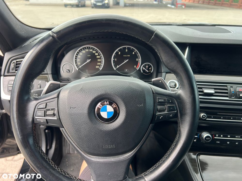 BMW Seria 5 525d Sport-Aut Luxury Line - 10
