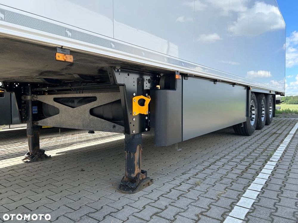 Schmitz Cargobull ThermoKing SLXi300; Dopplestock; Uchwyty promowe, Paleciara - 3