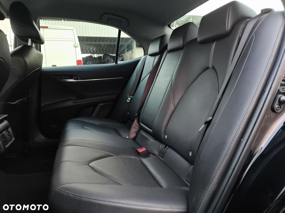 Toyota Camry 2.5 Hybrid Executive CVT - 26
