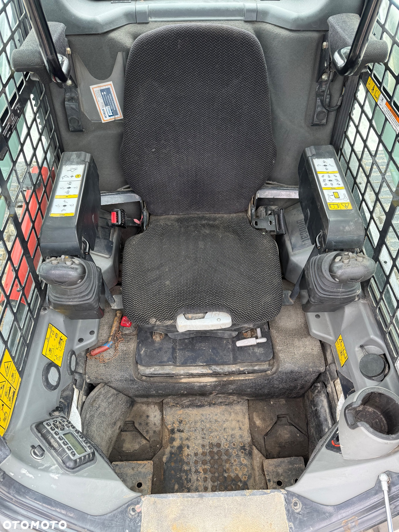 Bobcat T770 - 13