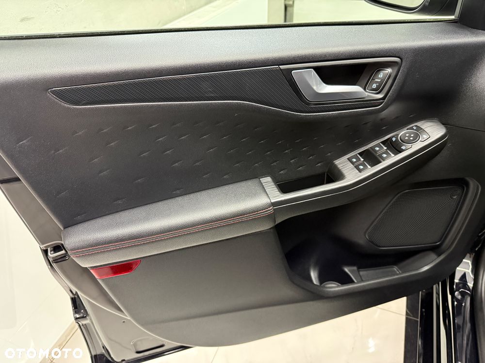 Ford Kuga 2.0 TDCi 2x4 ST-Line - 11