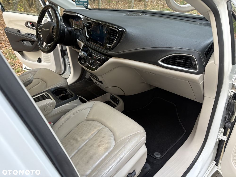 Chrysler Pacifica - 6