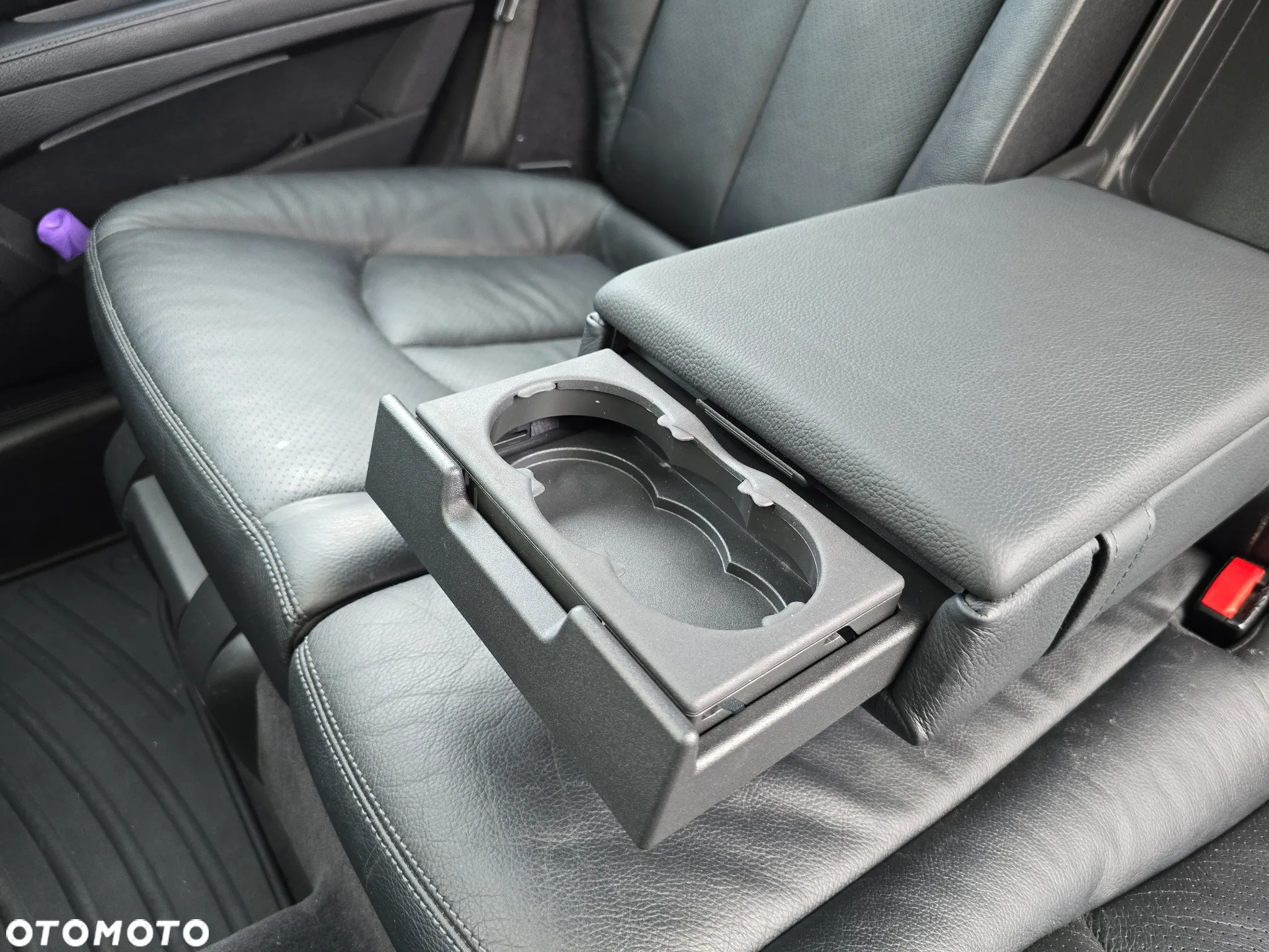 Mercedes-Benz Klasa E 320 T Avantgarde - 29