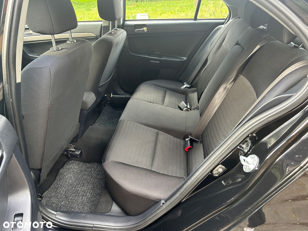 Mitsubishi Lancer 1.6 Invite - 20