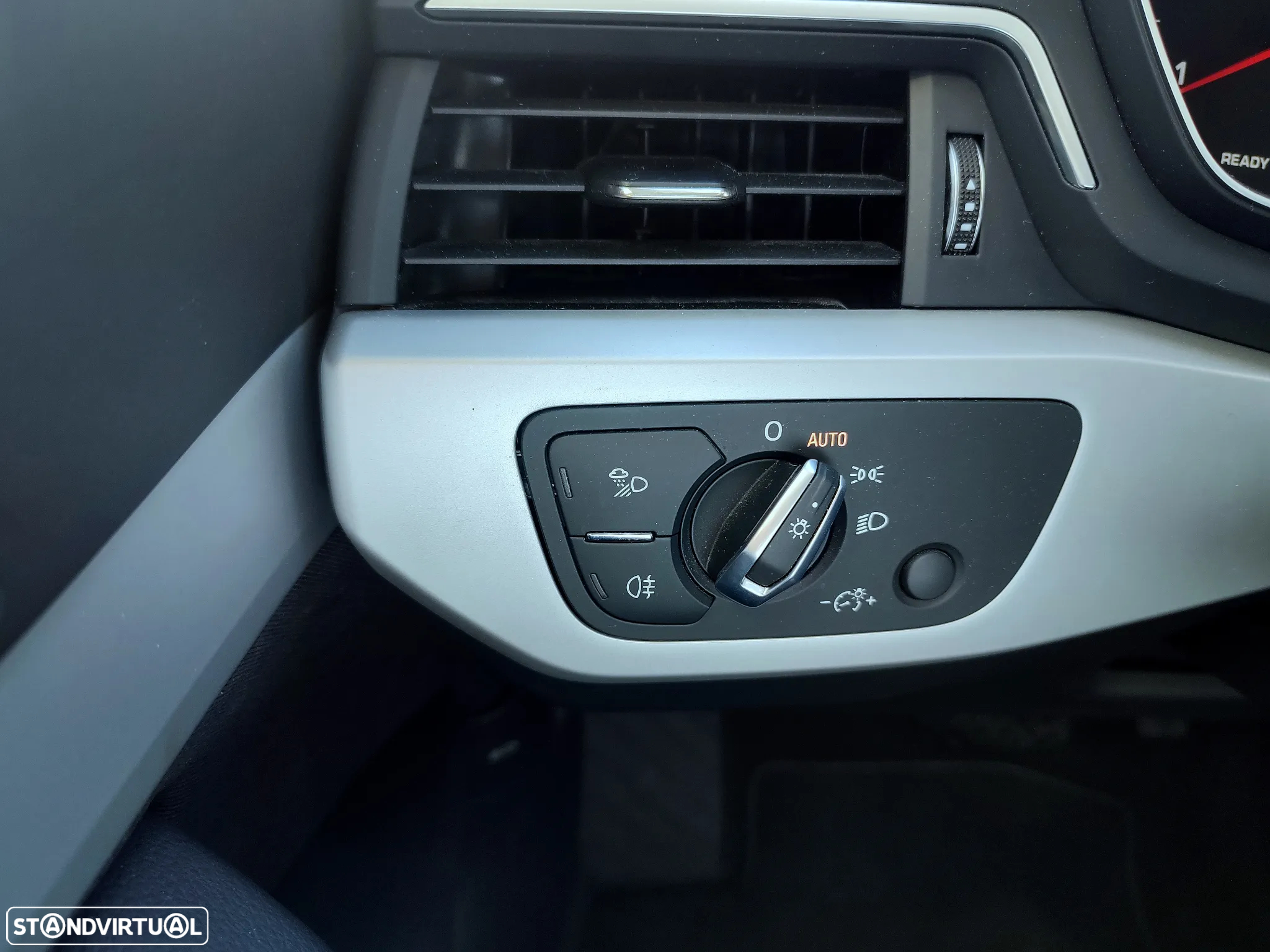 Audi A4 Avant 30 TDI S tronic - 24