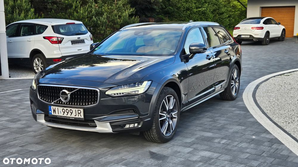 Volvo V90 Cross Country - 17