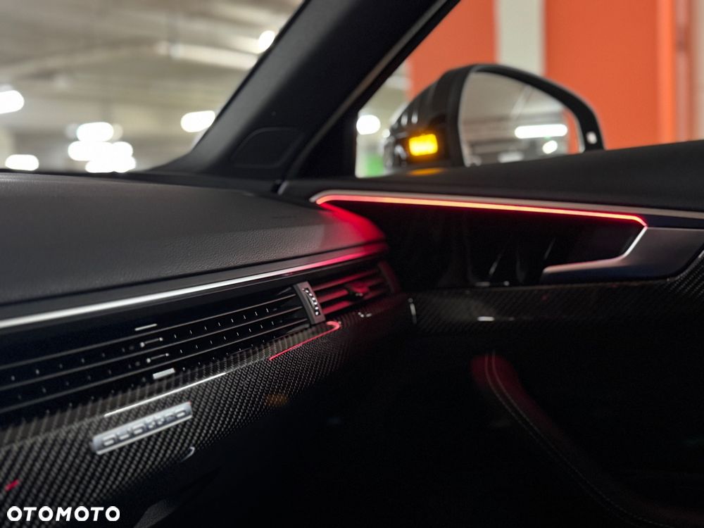 Audi A4 Avant 40 TDI quattro S tronic S line - 37