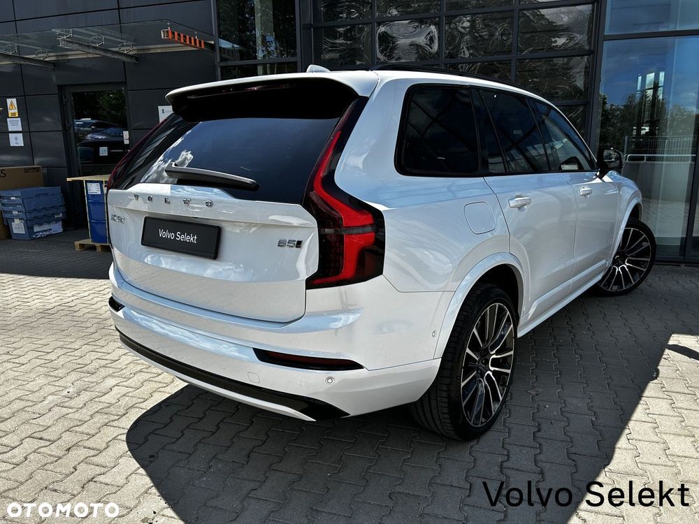 Volvo XC 90 - 9