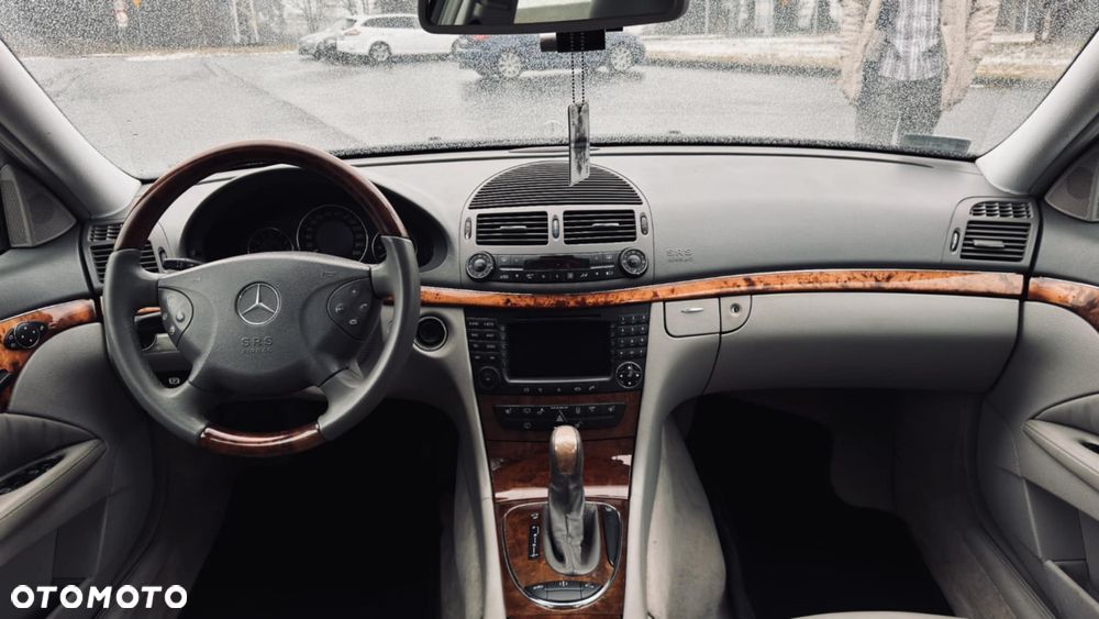 Mercedes-Benz Klasa E 500 4Matic Automatik Elegance - 8