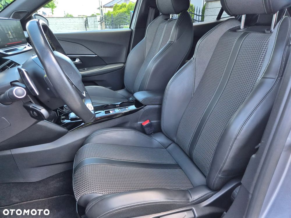 Peugeot 2008 PureTech 130 EAT8 GT - 13