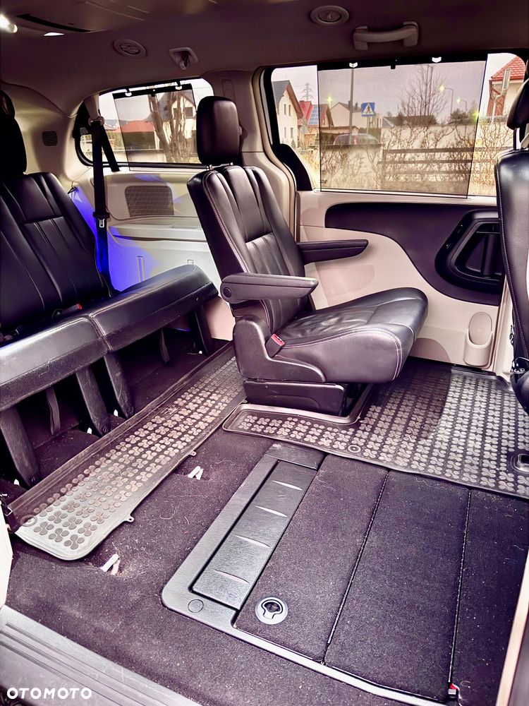 Lancia Voyager 2.8CRD Gold - 30