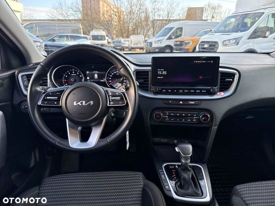 Kia Ceed - 13