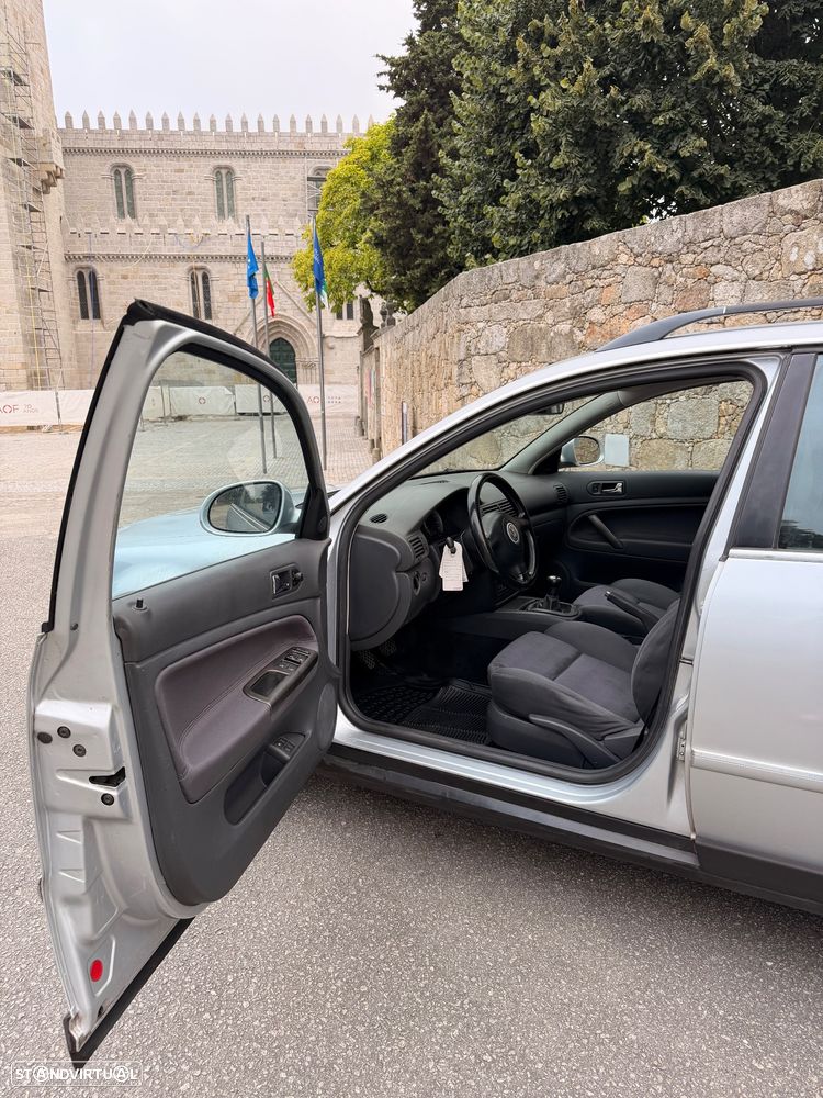 VW Passat Variant 1.9 TDi Trendline - 5