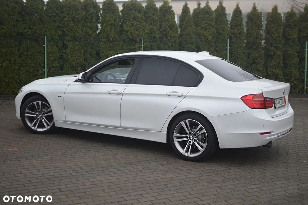 BMW Seria 3 318d DPF Edition Sport - 4