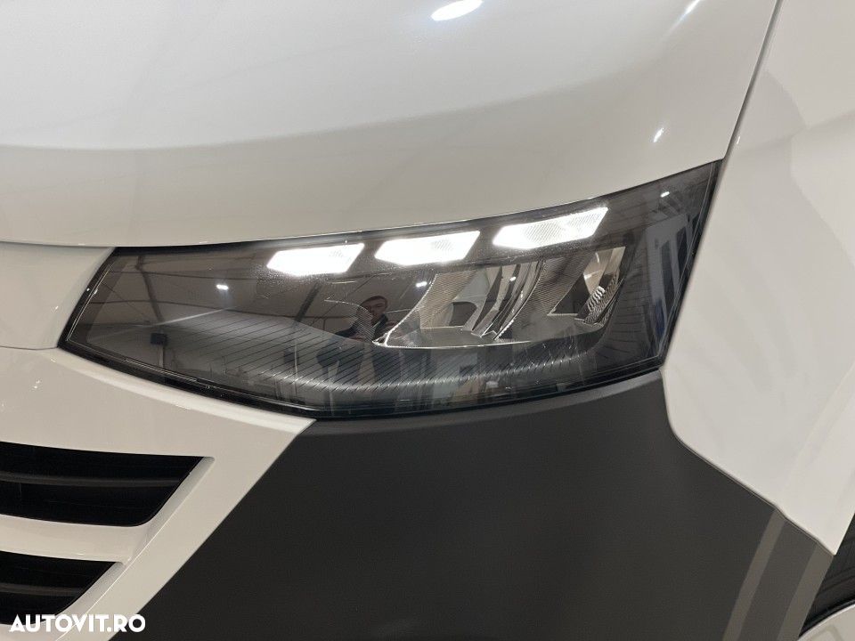 Volkswagen Caravelle - 32