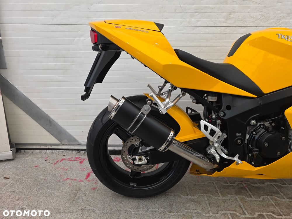 Triumph Daytona - 18
