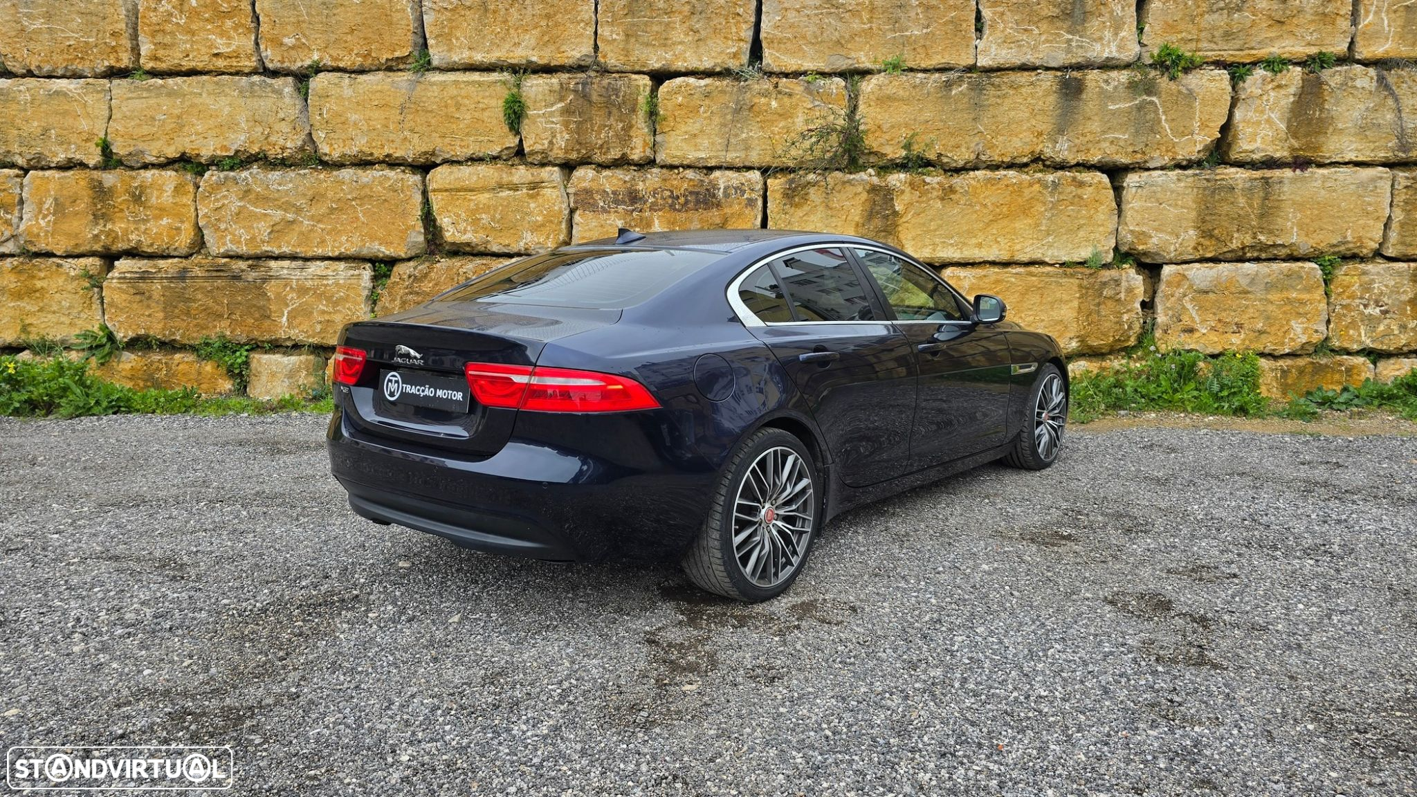 Jaguar XE 2.0 D Prestige - 2