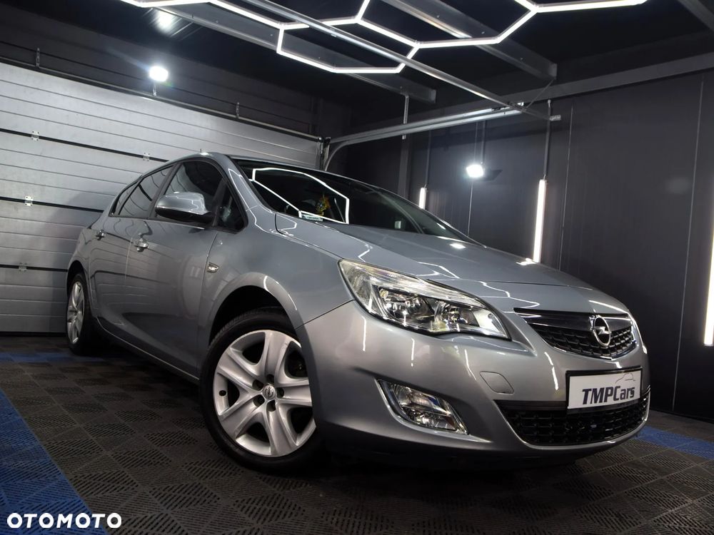 Opel Astra 1.4 Turbo - 1