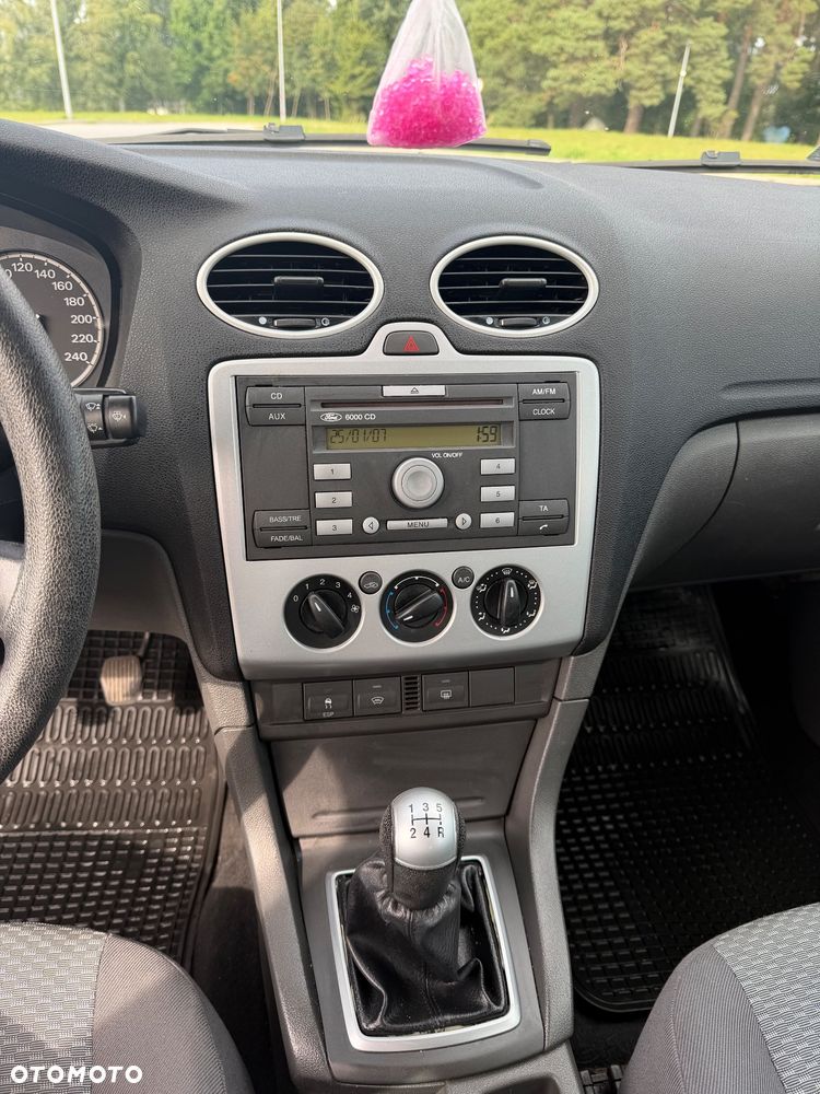Ford Focus 1.6 Trend - 10