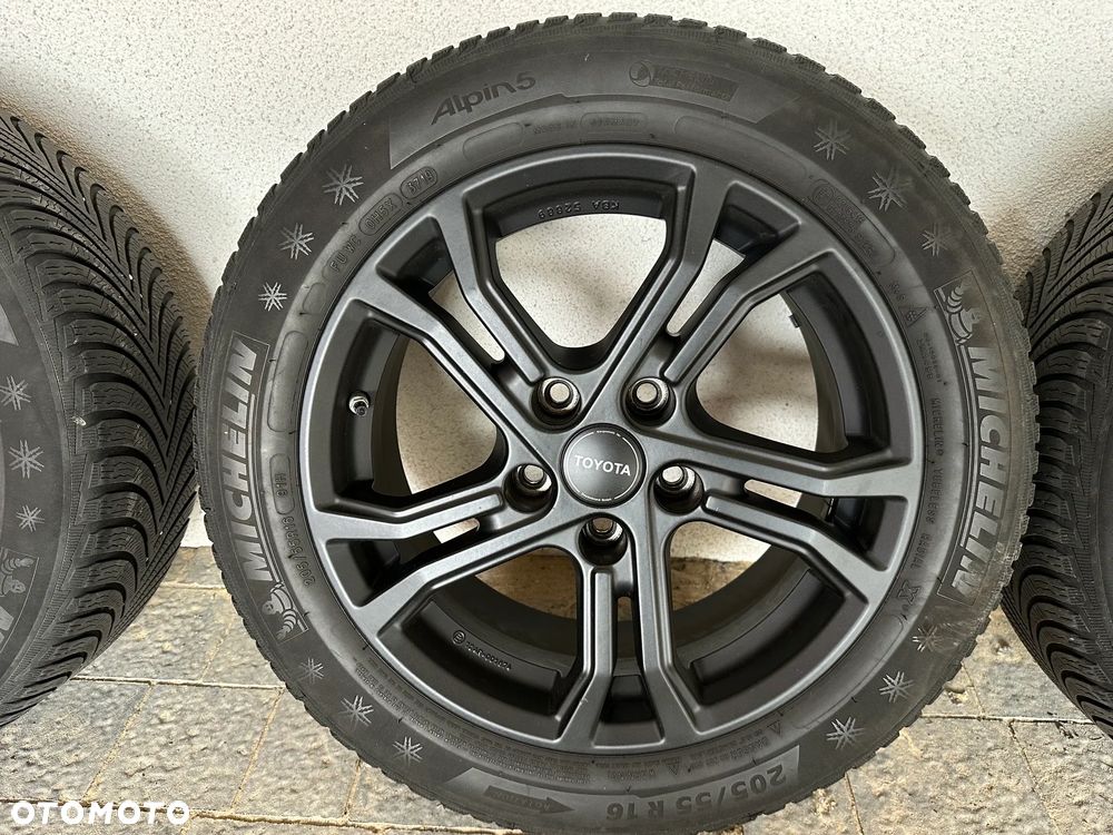 Toyota Corolla 2.0 Hybrid Executive - 39