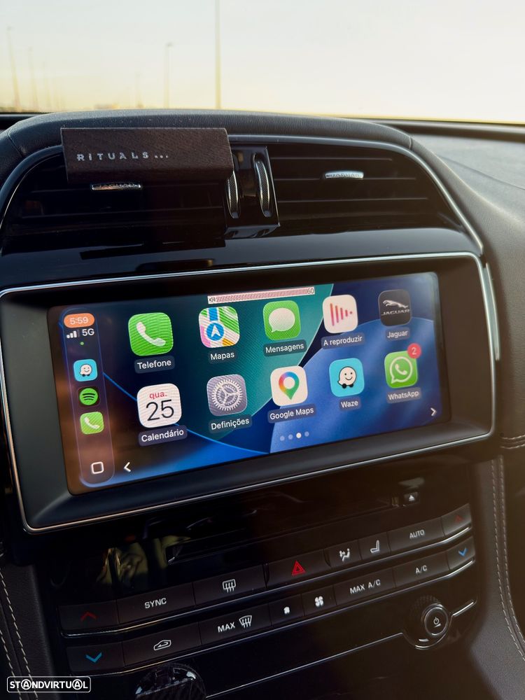 Jaguar F-Pace 20d AWD Aut. R-Sport - 38