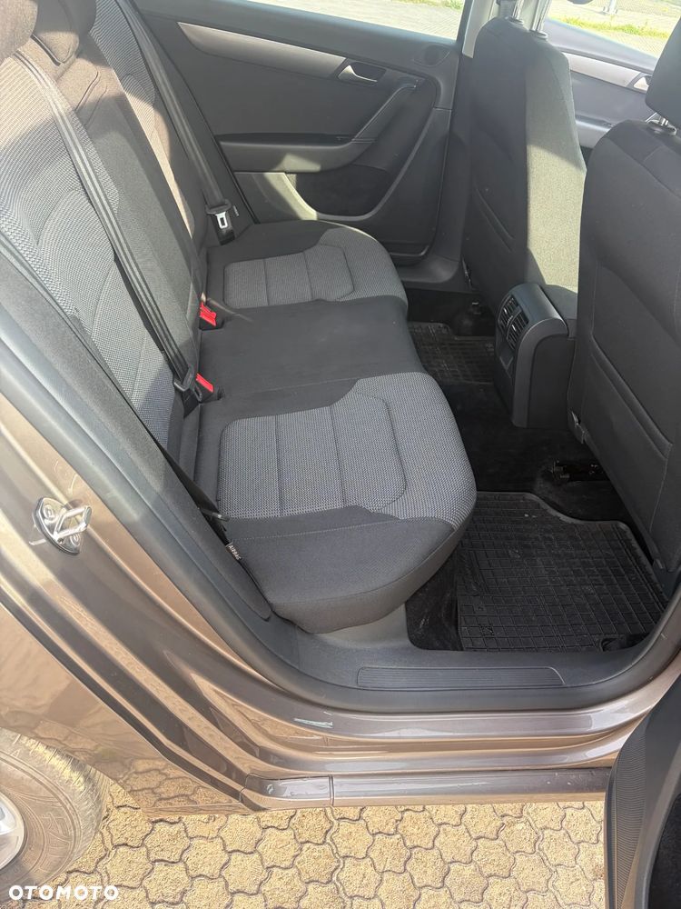Volkswagen Passat 2.0 TDI Comfortline - 18