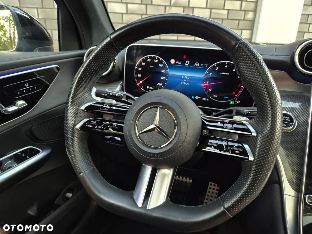 Mercedes-Benz GLC 200 4Matic 9G-TRONIC AMG Line Plus - 32