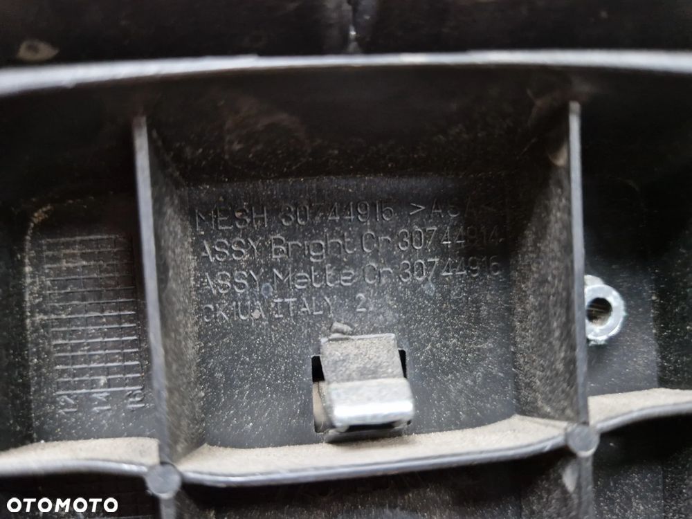 VOLVO V50 LIFT ATRAPA GRILL 07-12 30744916 - 10