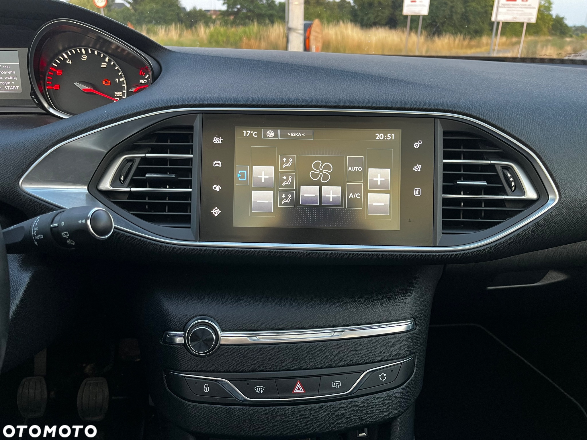 Peugeot 308 1.6 e-HDi Allure S&S - 10
