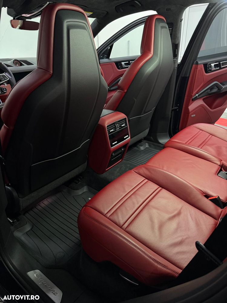 Porsche Cayenne - 14
