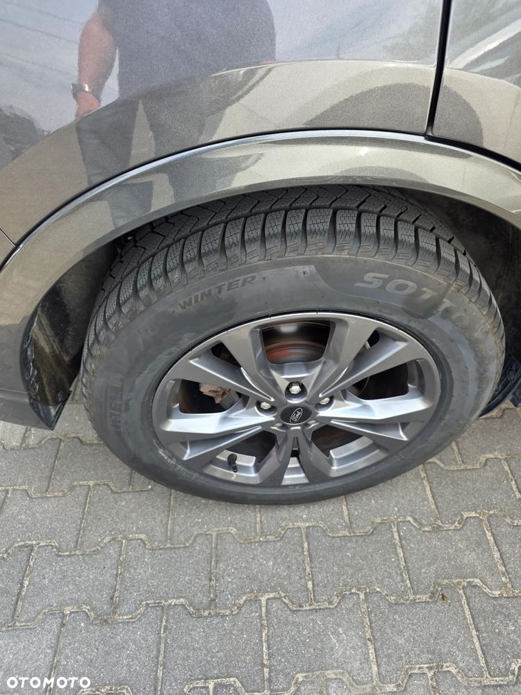 Ford Kuga - 19