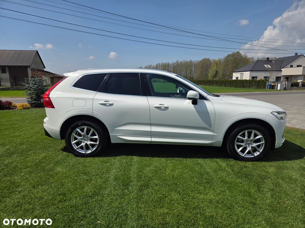Volvo XC 60 D4 AWD Momentum - 4