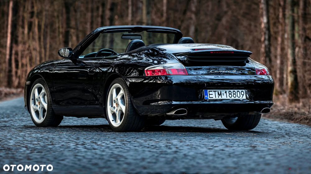 Porsche 911 Carrera 4 - 5