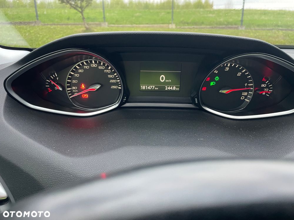 Peugeot 308 2.0 Blue HDi Allure S&S - 17