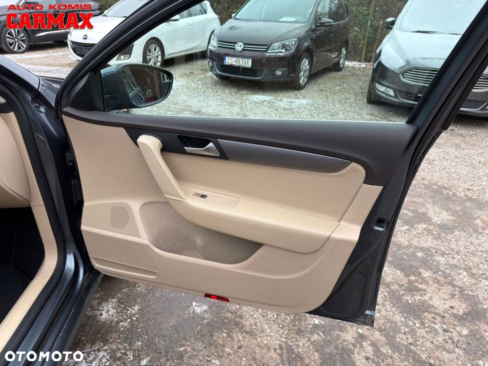Volkswagen Passat - 22