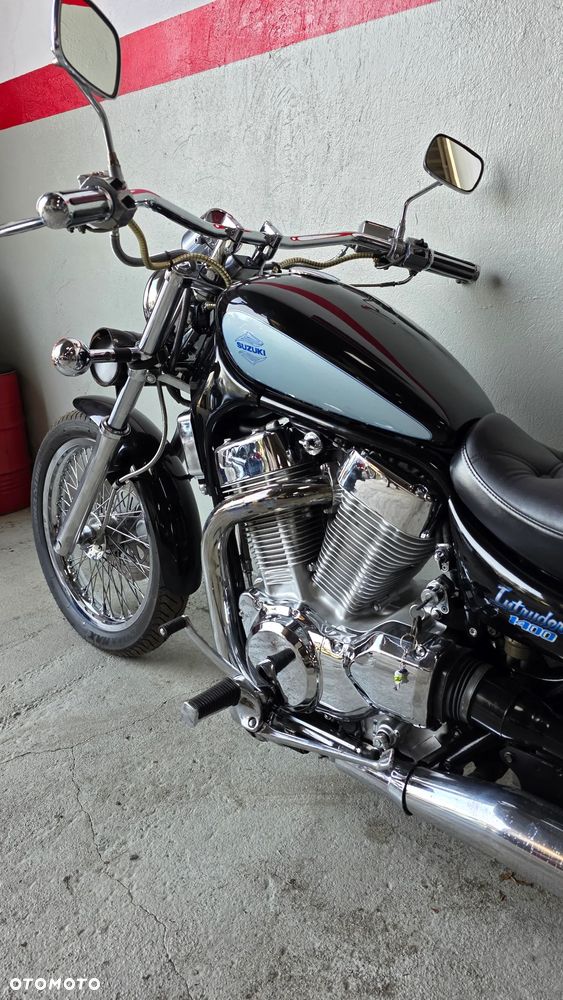 Suzuki Intruder - 15