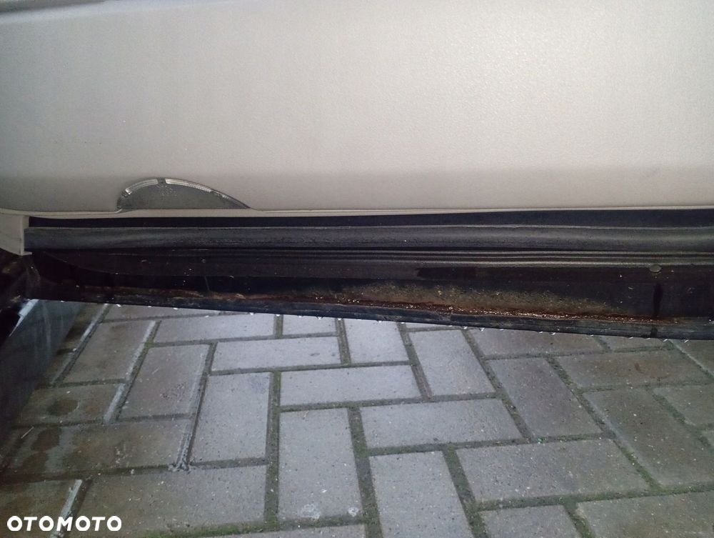 MITSUBISHI GRANDIS DRZWI PRAWE TYLNE TYŁ GOŁE X42 - 3