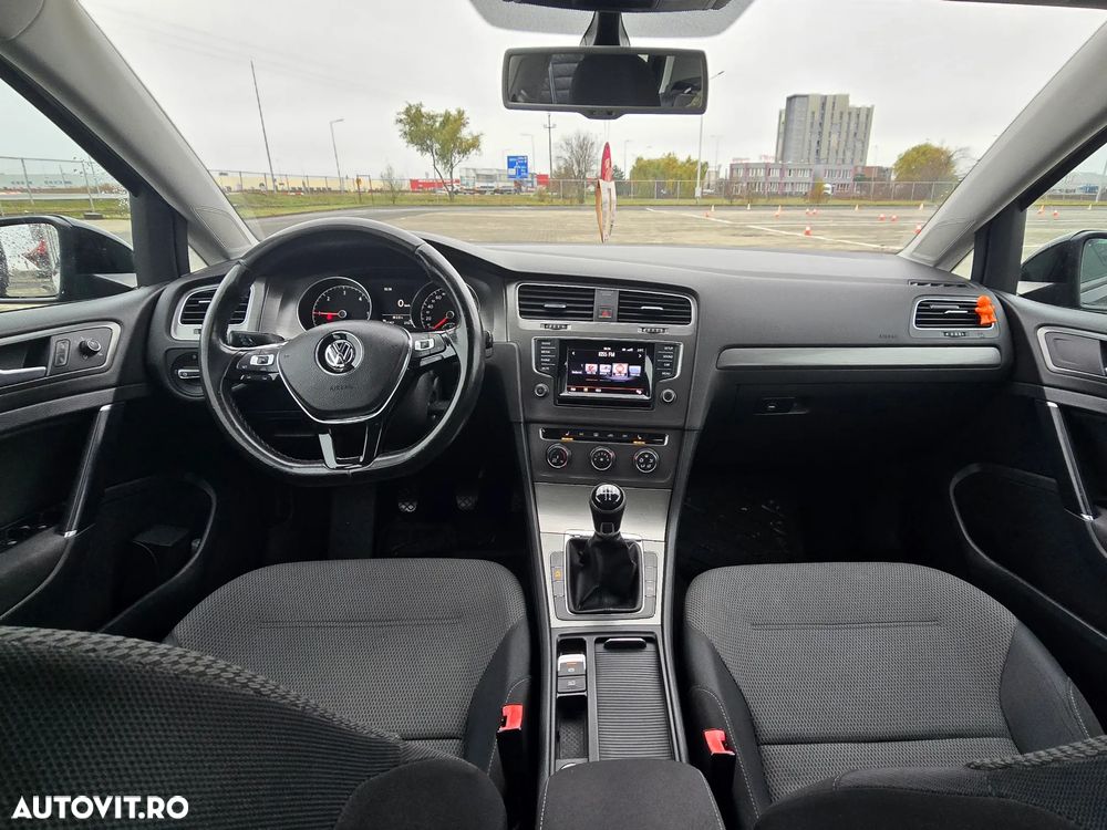 Volkswagen Golf 1.6 TDI DPF BlueMotion Technology Comfortline - 8