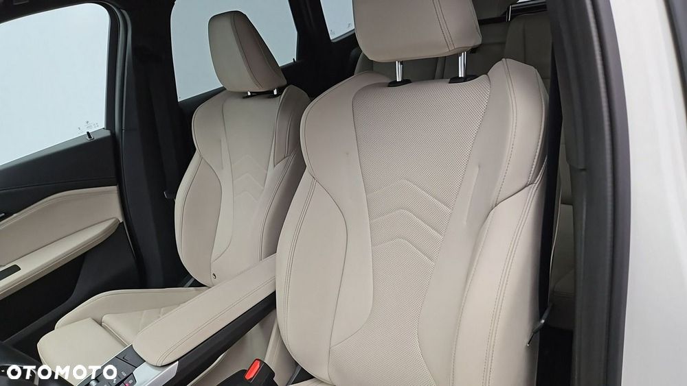 BMW X1 xDrive23i mHEV M Sport - 12